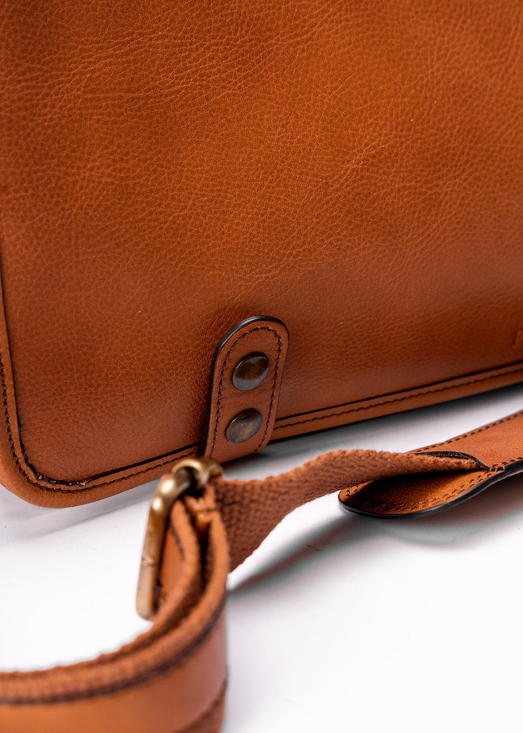 FERROW messenger bag brown full-grain calfskin