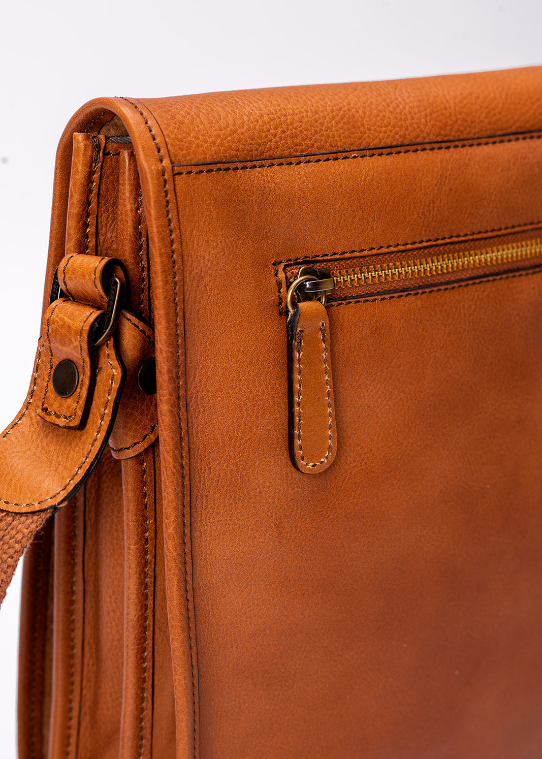 FERROW messenger bag brown full-grain calfskin
