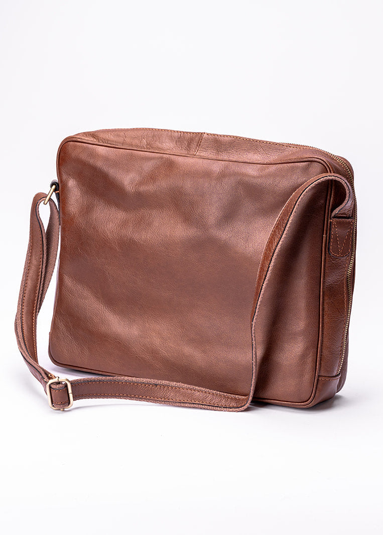 FERROW messenger bag chestnut full-grain calfskin