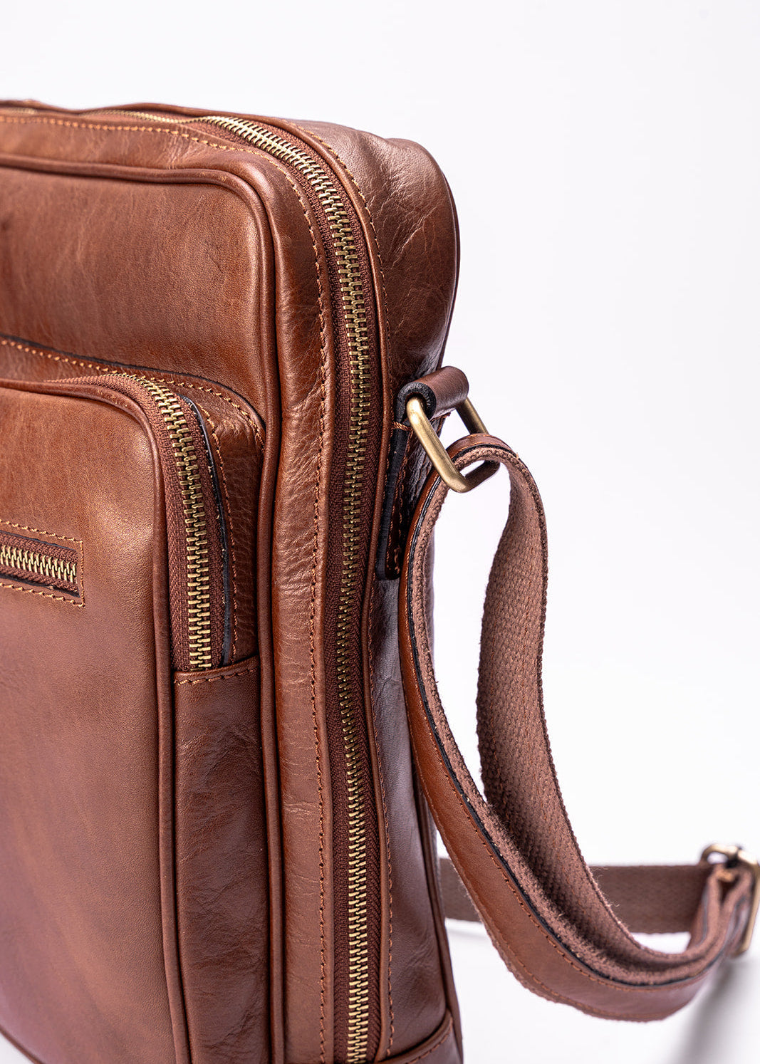 FERROW messenger bag chestnut full-grain calfskin